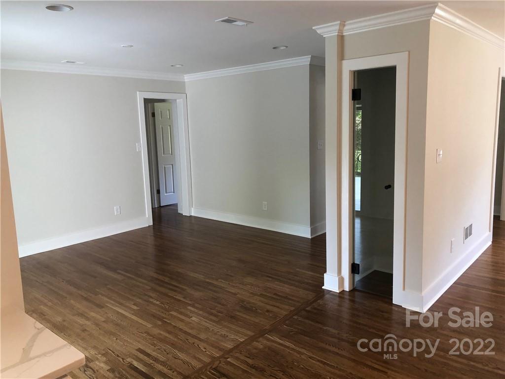 4033 Rutherford Drive Charlotte, NC 28210 - Photo 6 of 12 Gallery Image 6