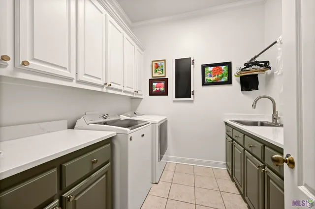 $1,995,000 | 1204 East Lakeside Oaks Drive, Baton Rouge, LA 70810