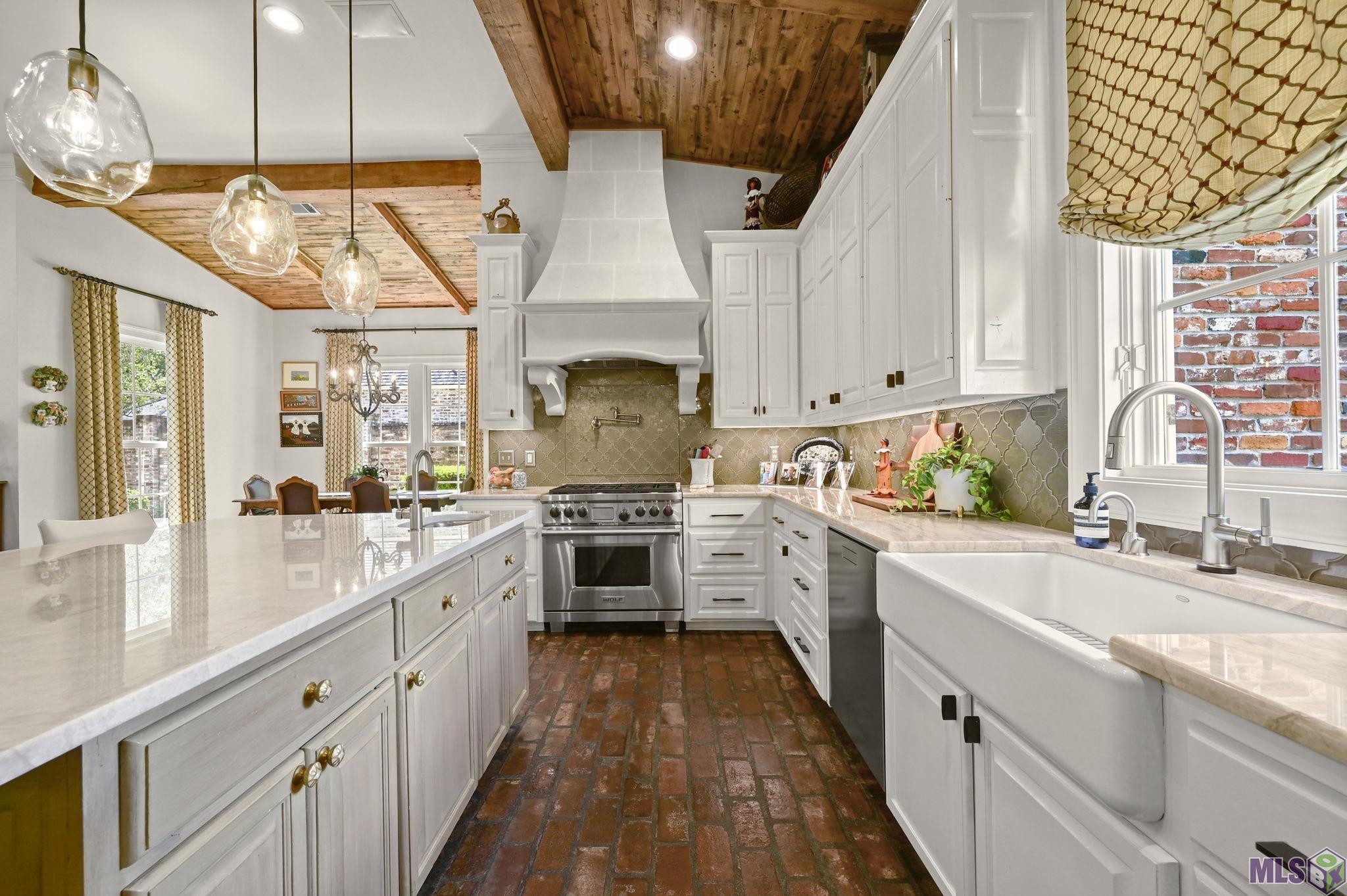 1204 East Lakeside Oaks Drive Baton Rouge, LA 70810 - Photo 14 of 60