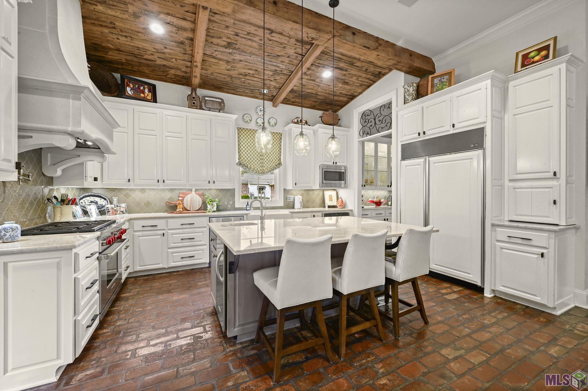 1204 East Lakeside Oaks Drive Baton Rouge, LA 70810 - Photo 15 of 60