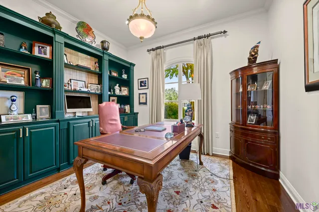 $1,995,000 | 1204 East Lakeside Oaks Drive, Baton Rouge, LA 70810