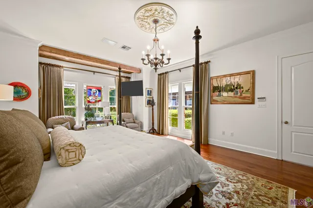 $1,995,000 | 1204 East Lakeside Oaks Drive, Baton Rouge, LA 70810