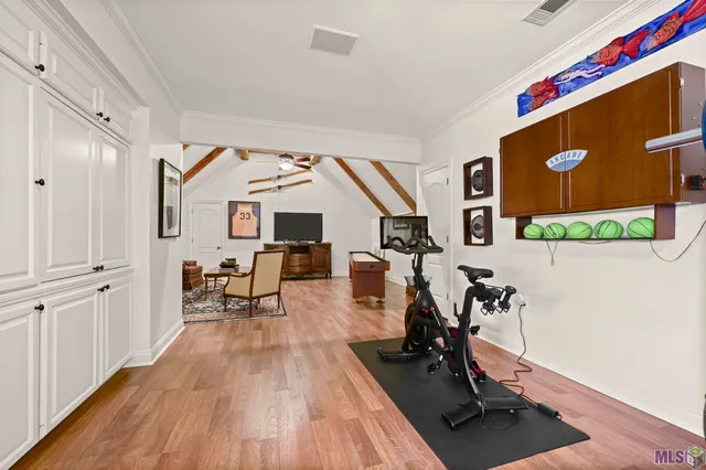 $1,995,000 | 1204 East Lakeside Oaks Drive, Baton Rouge, LA 70810