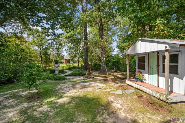 $1,995,000 | 1204 East Lakeside Oaks Drive, Baton Rouge, LA 70810