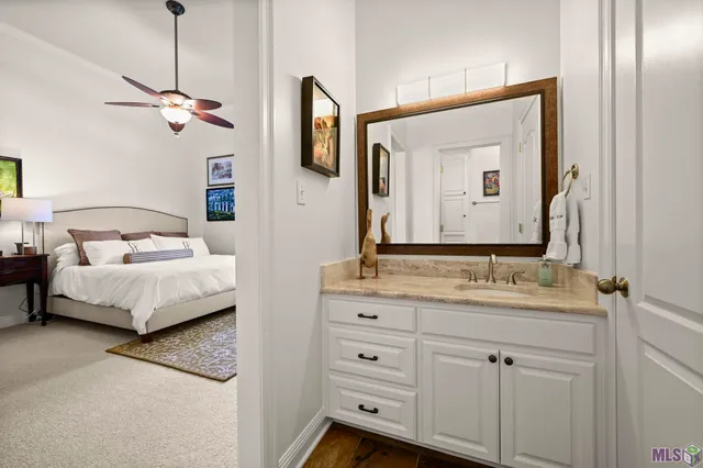 $1,995,000 | 1204 East Lakeside Oaks Drive, Baton Rouge, LA 70810