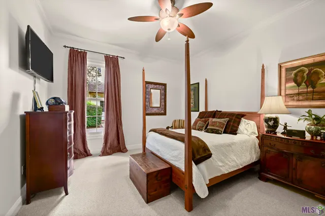 $1,995,000 | 1204 East Lakeside Oaks Drive, Baton Rouge, LA 70810