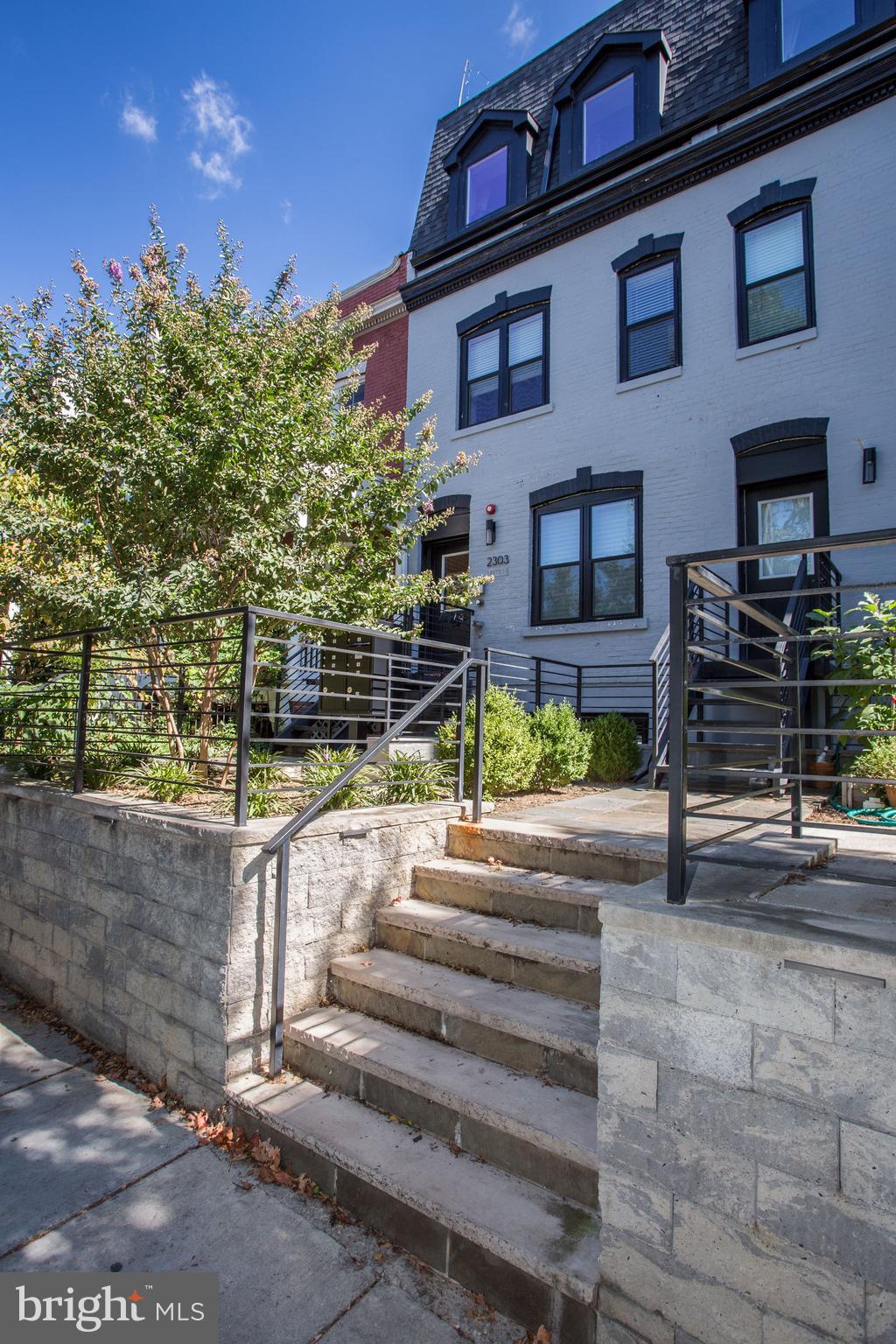 2303 Ontario Road Northwest, Unit 1 Washington, DC 20009 - Photo 2 of 24