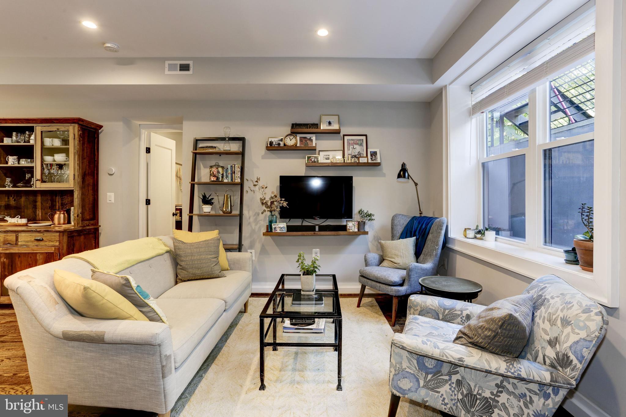 2303 Ontario Road Northwest, Unit 1 Washington, DC 20009 - Photo 4 of 24
