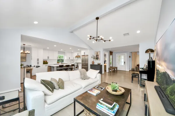 $864,999 | 14014 Kingsride Lane, Houston, TX 77079