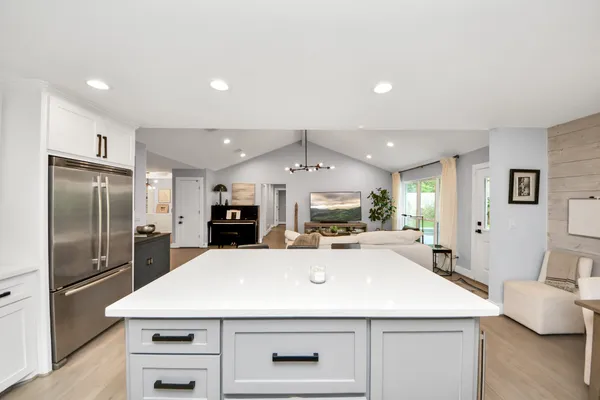 $864,999 | 14014 Kingsride Lane, Houston, TX 77079