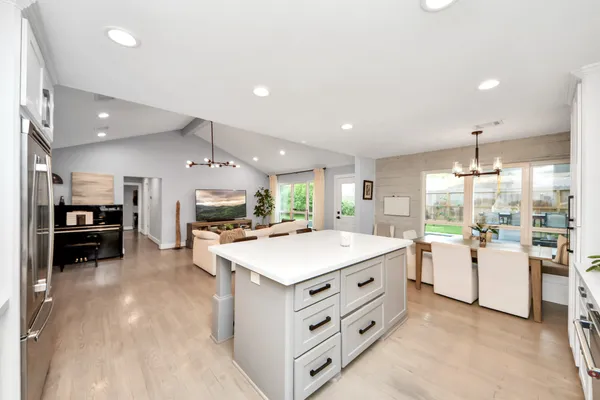 $864,999 | 14014 Kingsride Lane, Houston, TX 77079