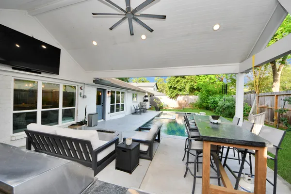 $864,999 | 14014 Kingsride Lane, Houston, TX 77079