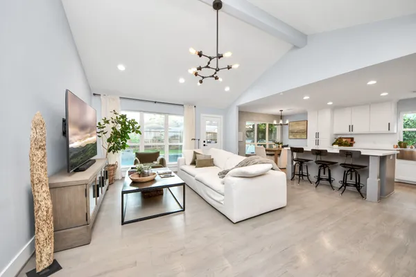 $864,999 | 14014 Kingsride Lane, Houston, TX 77079