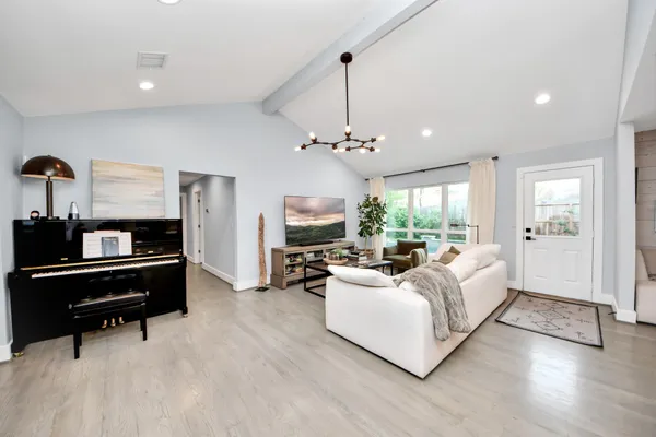 $864,999 | 14014 Kingsride Lane, Houston, TX 77079