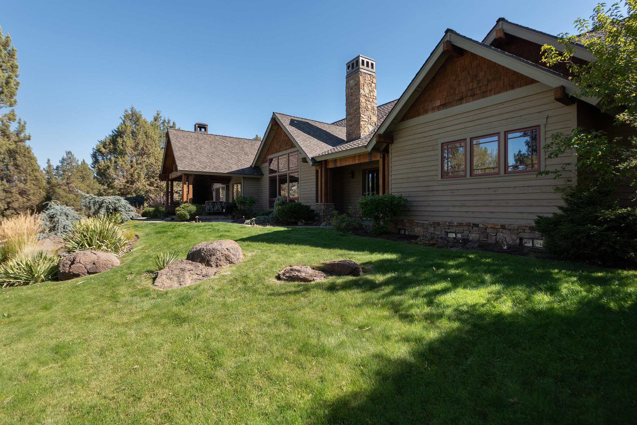 20240 Rock Canyon Road Bend, OR 97703 - Photo 32 of 48 32Back of house