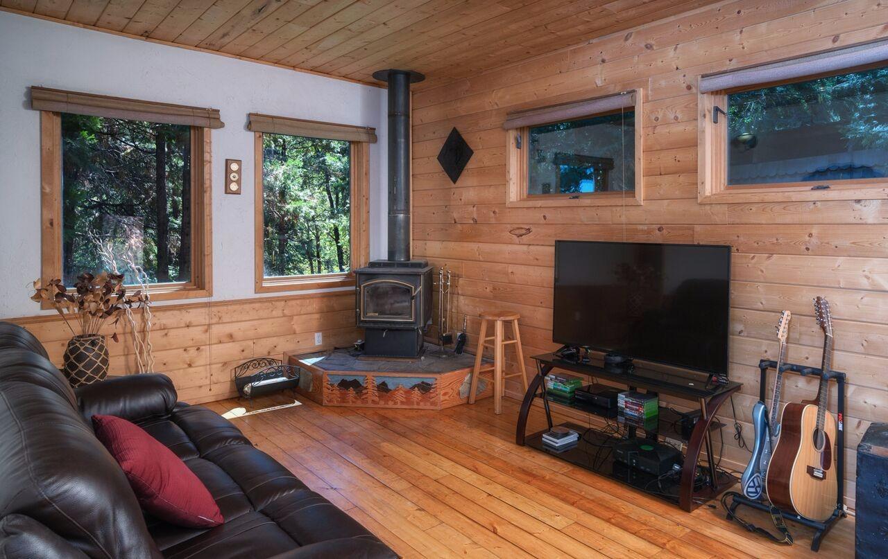 6556 Coleman Creek Road Medford, OR 97501 - Photo 14 of 23 Additional Photo