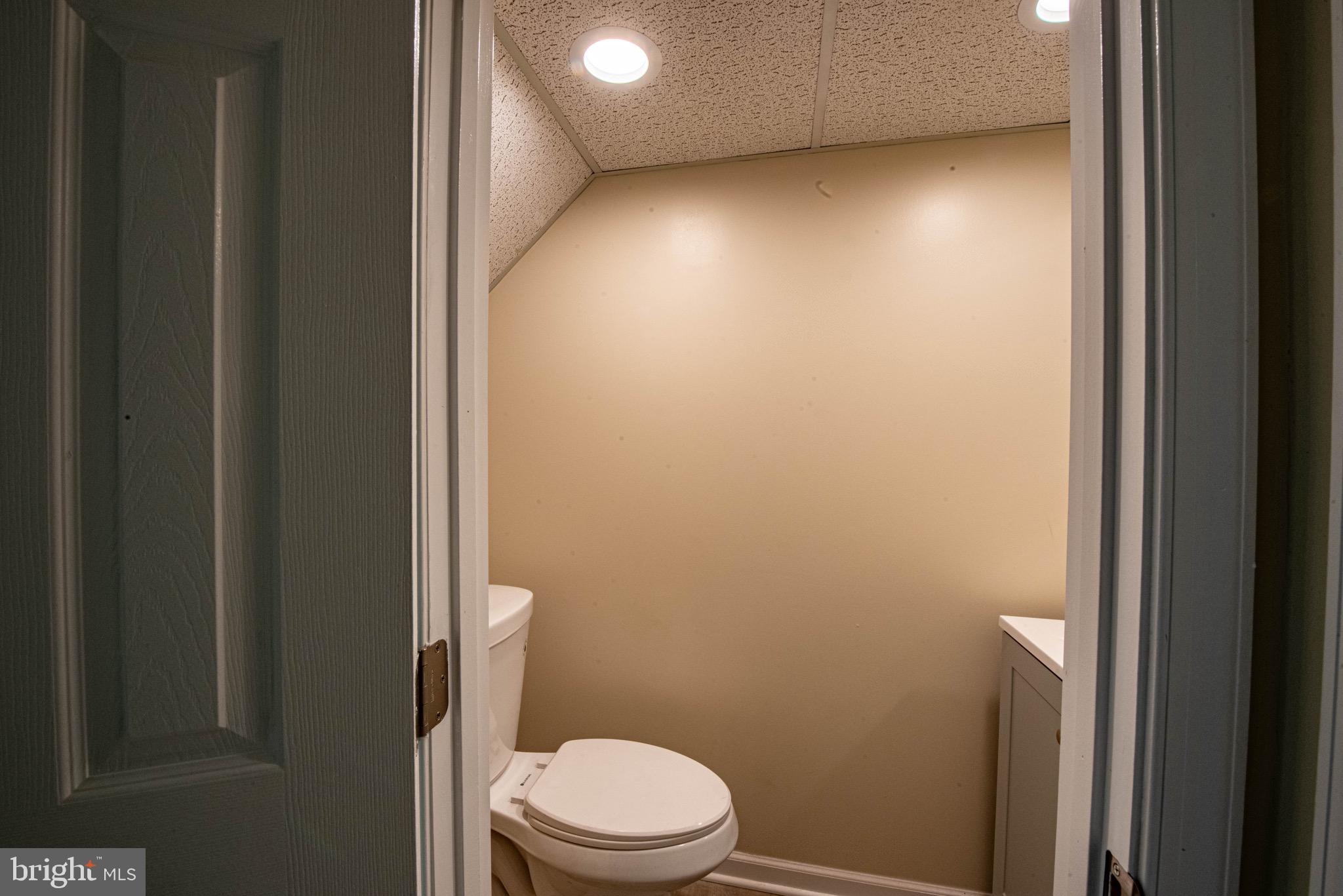 734 Corby Road Baltimore, MD 21221 - Photo 13 of 26