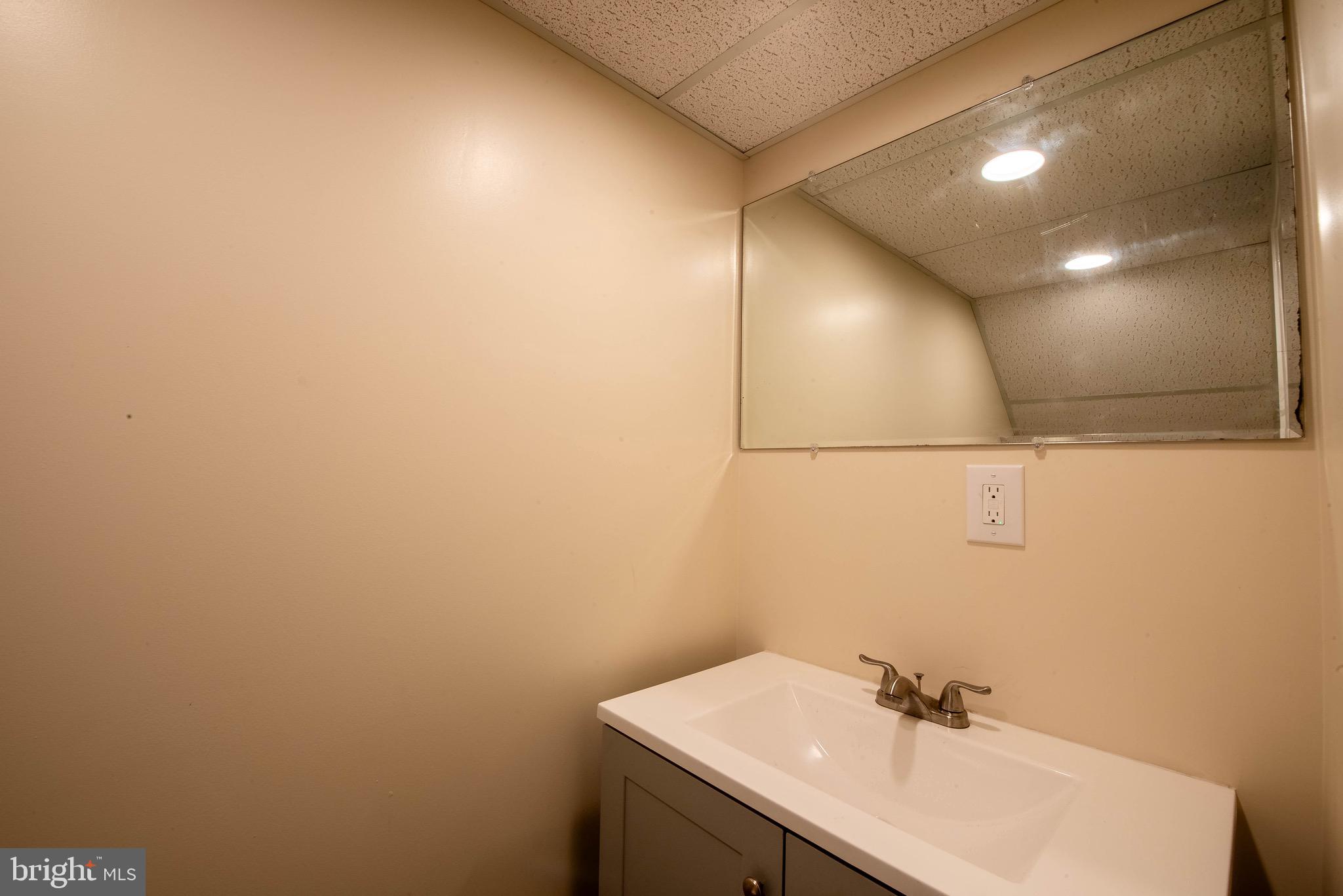 734 Corby Road Baltimore, MD 21221 - Photo 14 of 26