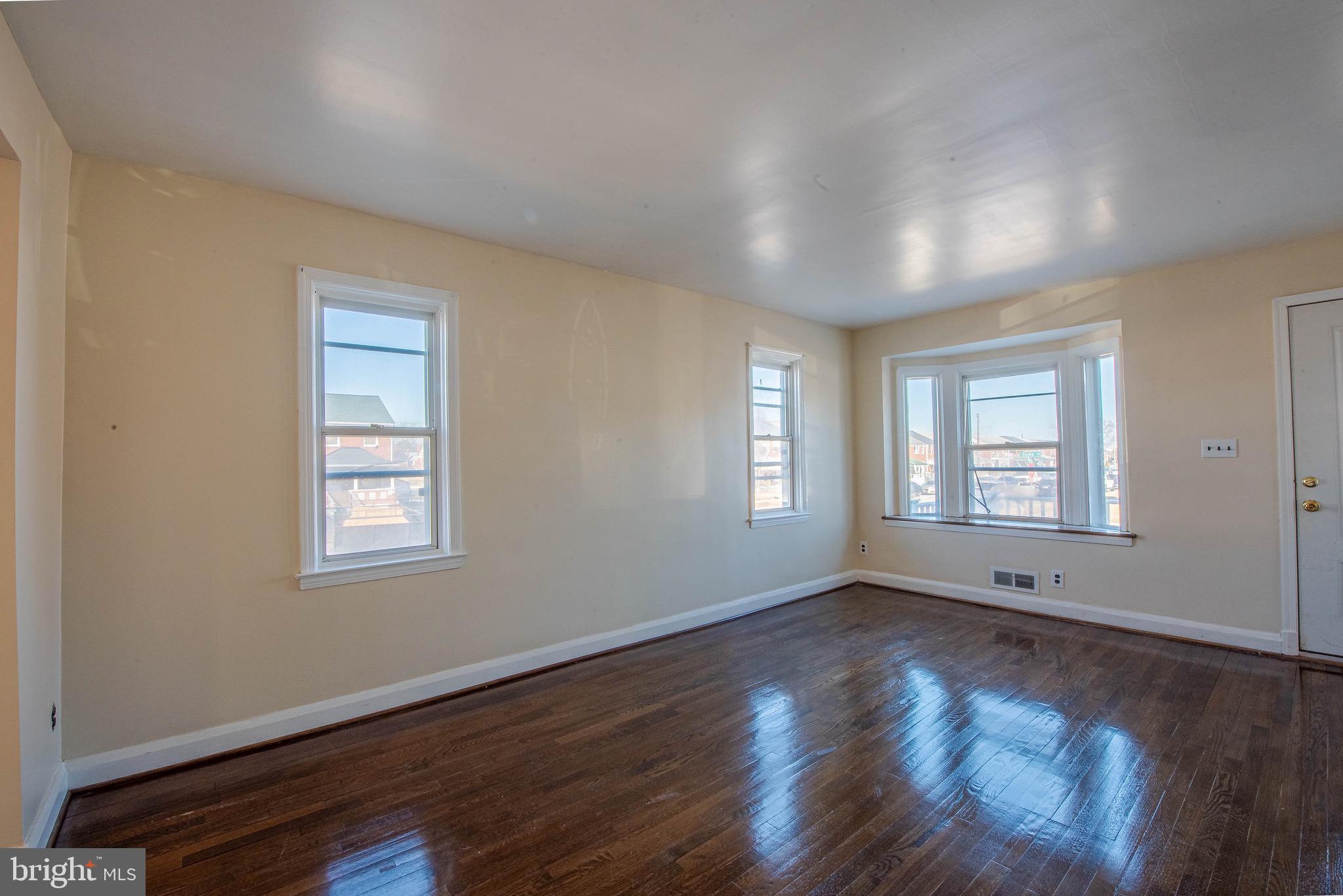 734 Corby Road Baltimore, MD 21221 - Photo 4 of 26