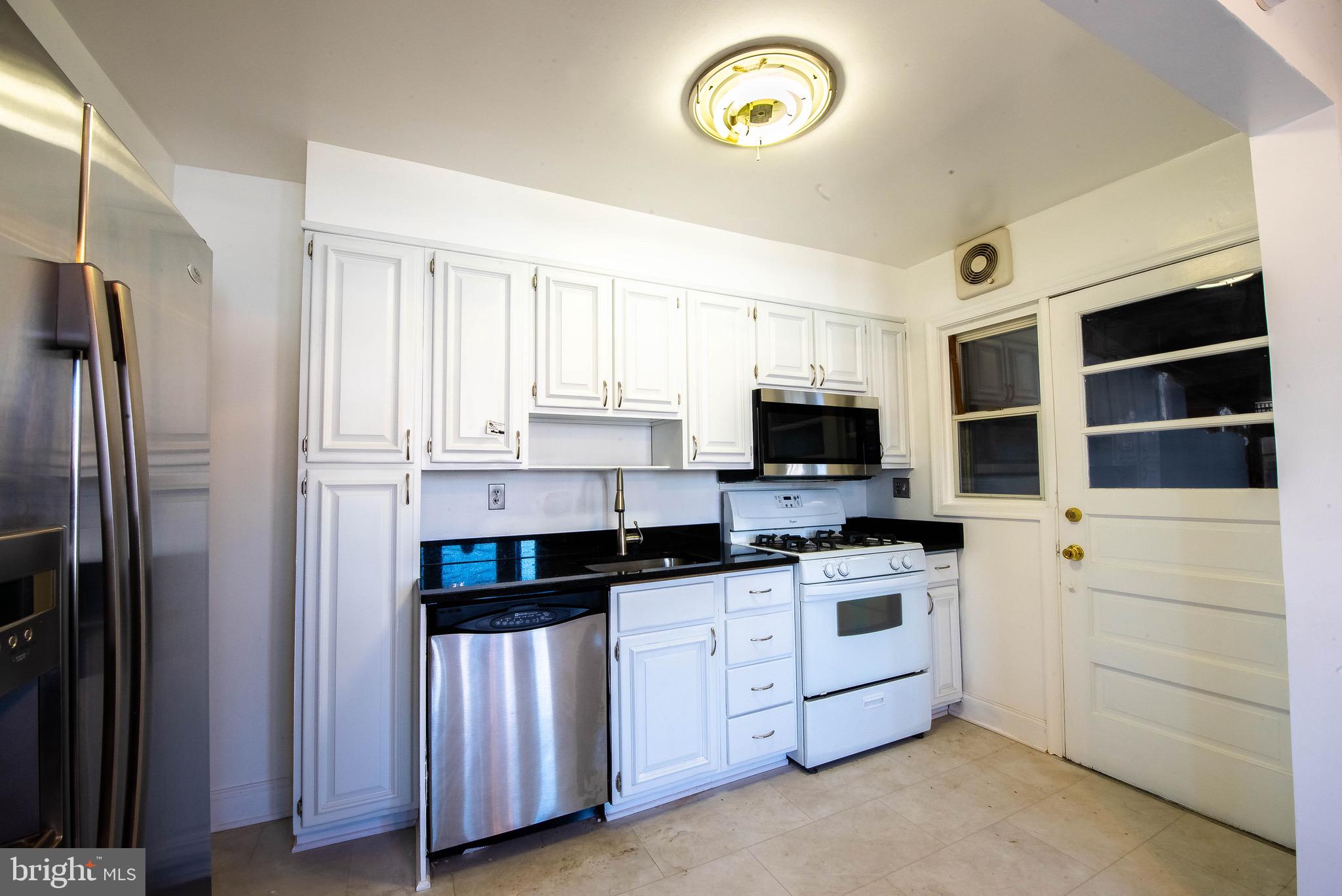 734 Corby Road Baltimore, MD 21221 - Photo 8 of 26