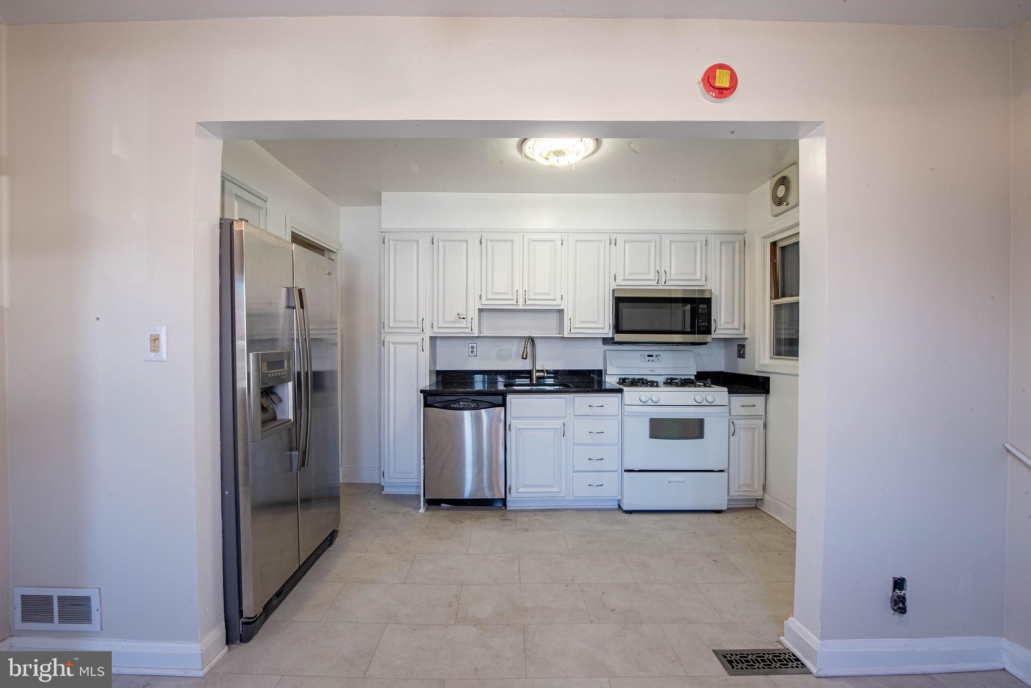 734 Corby Road Baltimore, MD 21221 - Photo 9 of 26