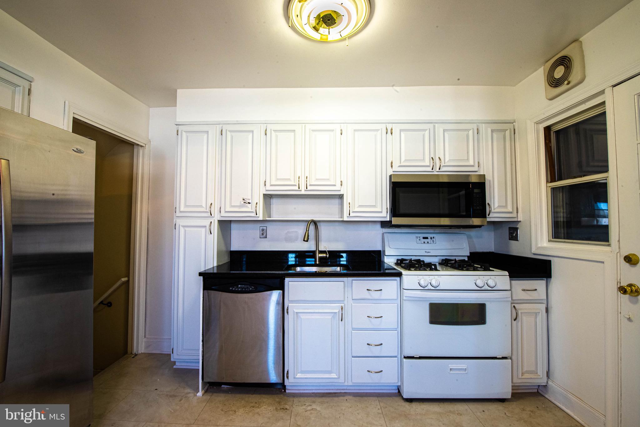 734 Corby Road Baltimore, MD 21221 - Photo 10 of 26