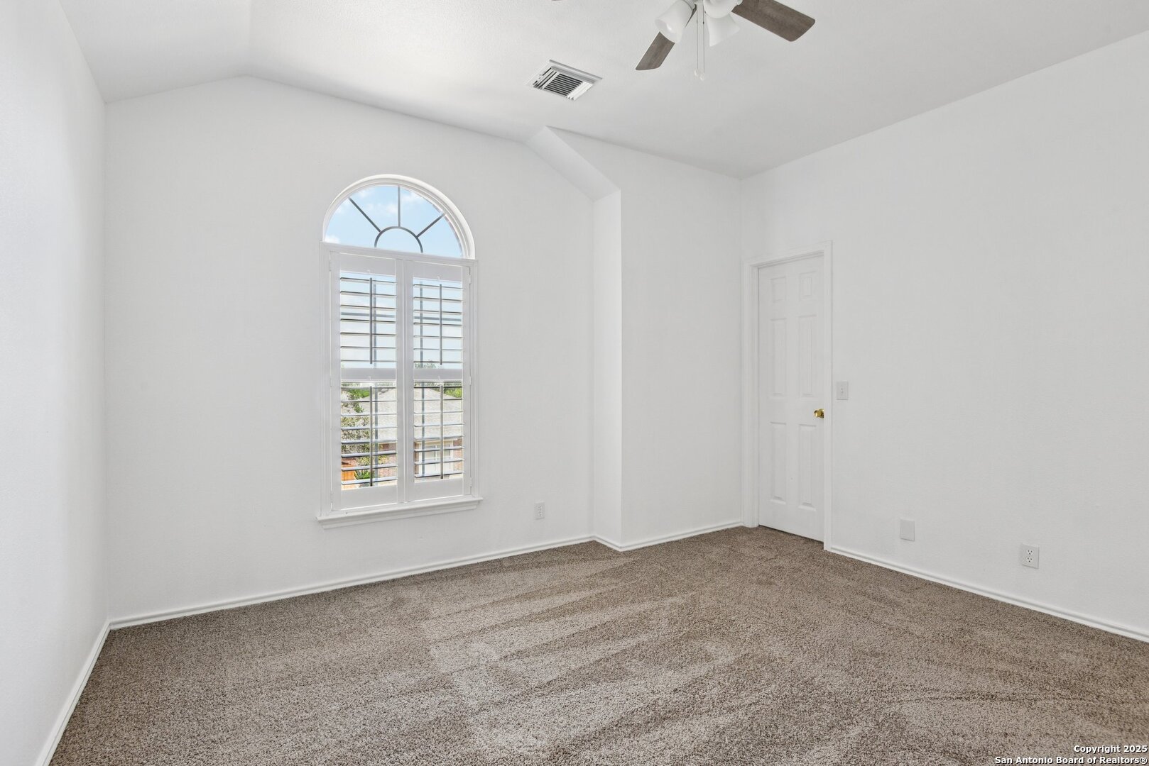 21510 Rio Colorado San Antonio, TX 78259 - Photo 33 of 42 an empty room with windows