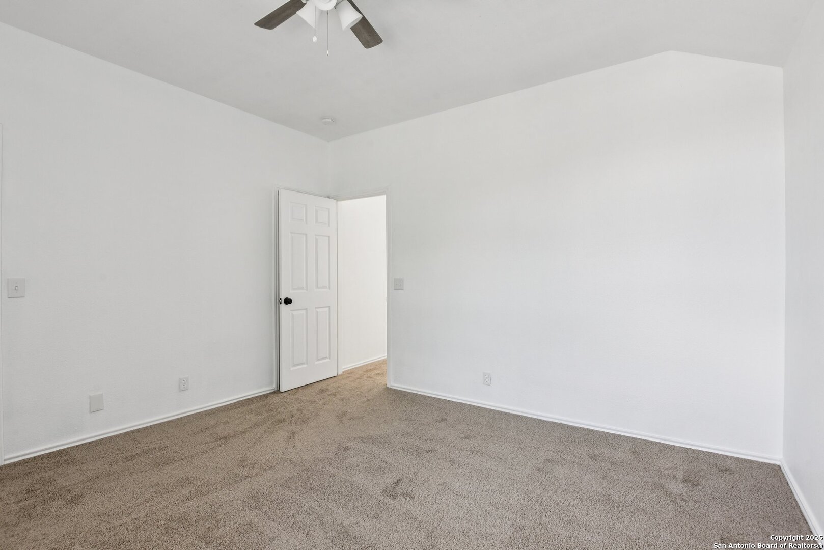 21510 Rio Colorado San Antonio, TX 78259 - Photo 34 of 42 an empty room with chandelier fan