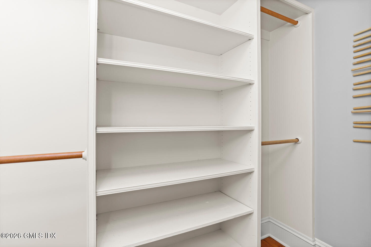 175 Cat Rock Road Cos Cob, CT 06807 - Photo 36 of 73 175 Cat Rock Rd Cos Cob CT-large-044-061