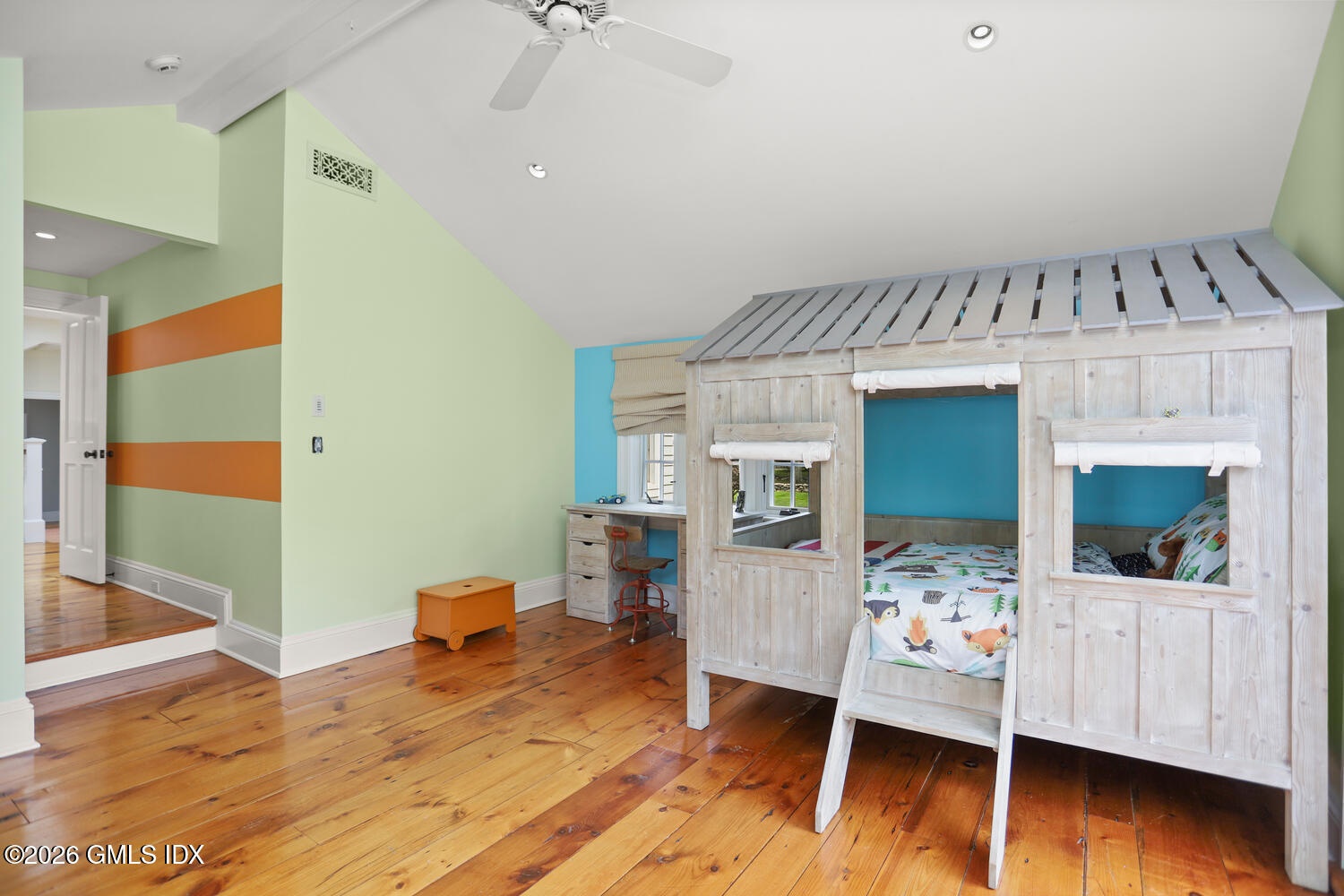 175 Cat Rock Road Cos Cob, CT 06807 - Photo 45 of 73 175 Cat Rock Rd Cos Cob CT-large-053-049