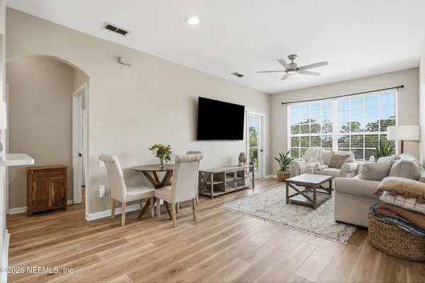 $1,650 | 7990 Baymeadows Road, Unit 727, Jacksonville, FL 32256