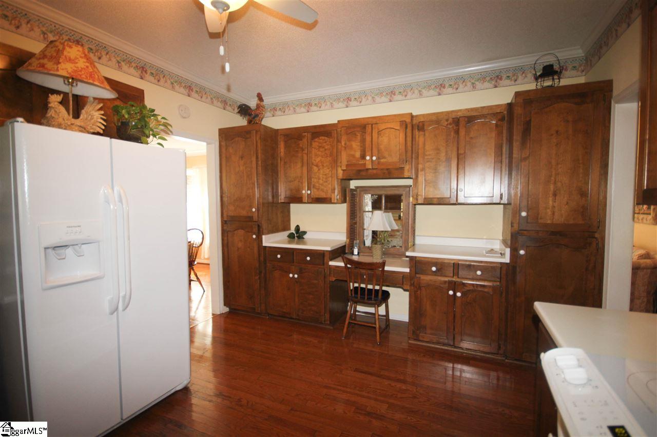 224 Foot Hills Road Greenville, SC 29617 - Photo 7 of 25 Gallery Image 7