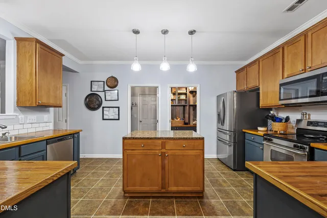 $440,000 | 218 River Hills Drive, Clayton, NC 27527