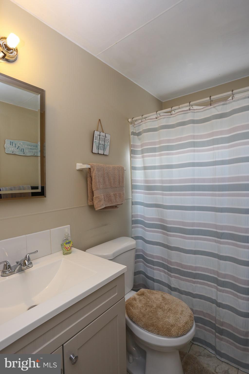 7644 Charlesmont Road Baltimore, MD 21222 - Photo 12 of 18 2nd floor Bath