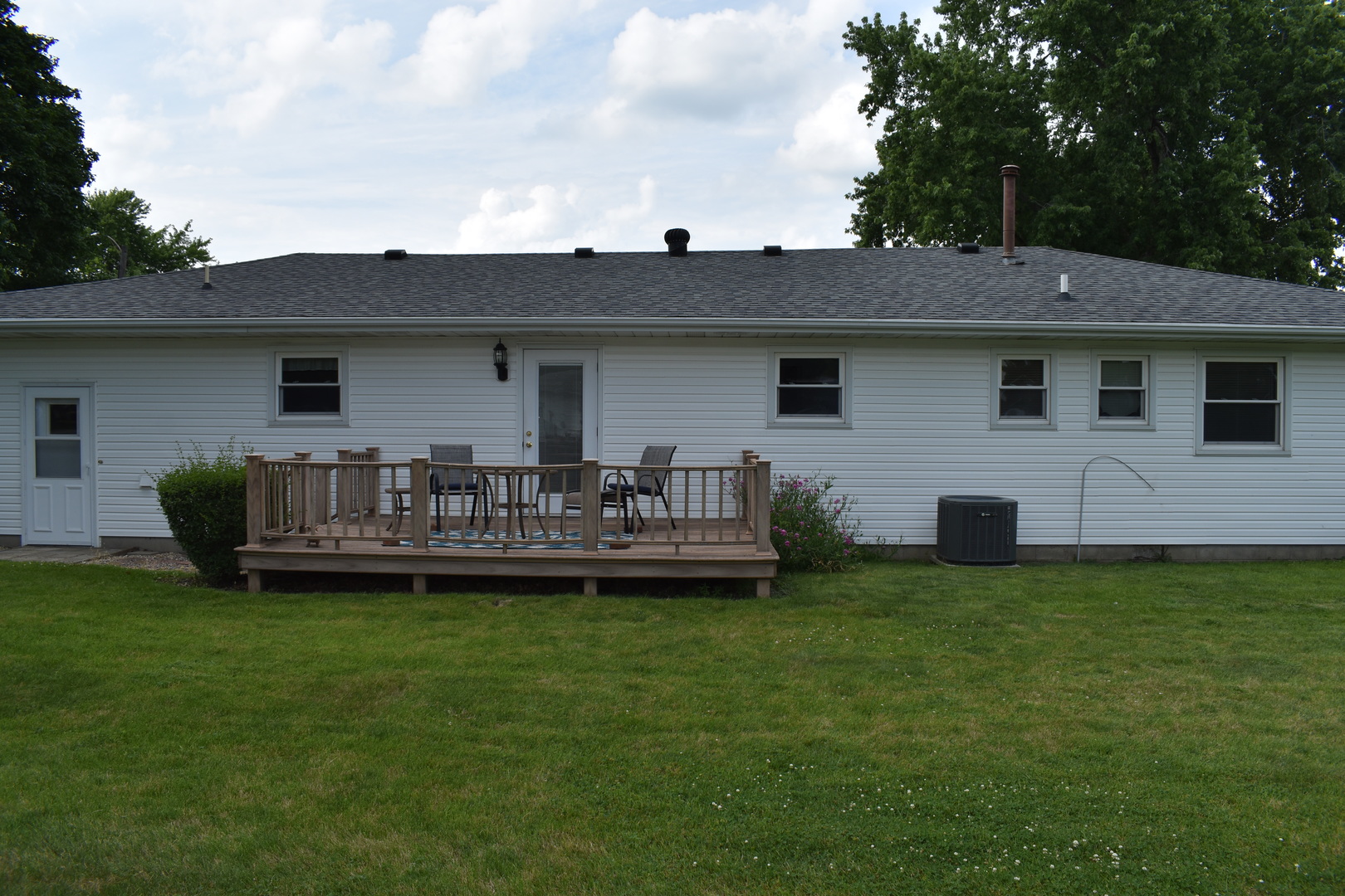 301 East Ririe Place Flanagan, IL 61740 - Photo 26 of 28