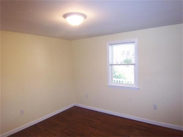131 Ruby Road Dracut, MA 01826 - Photo 17 of 30 Gallery Image 17