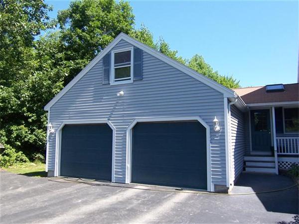 131 Ruby Road Dracut, MA 01826 - Photo 4 of 30 Gallery Image 4