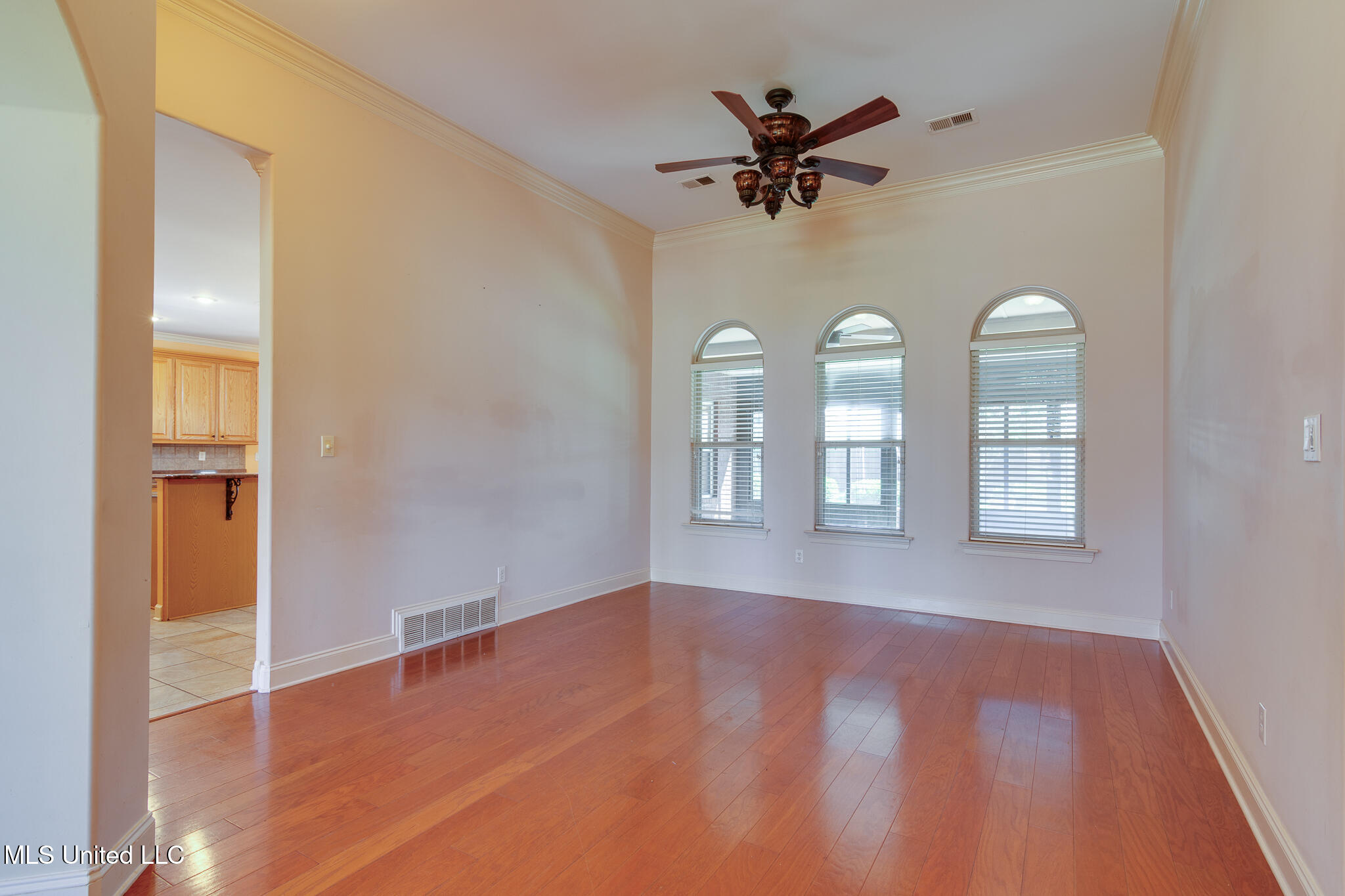 13294 Old Locke Road Olive Branch, MS 38654 - Photo 11 of 55 great room
