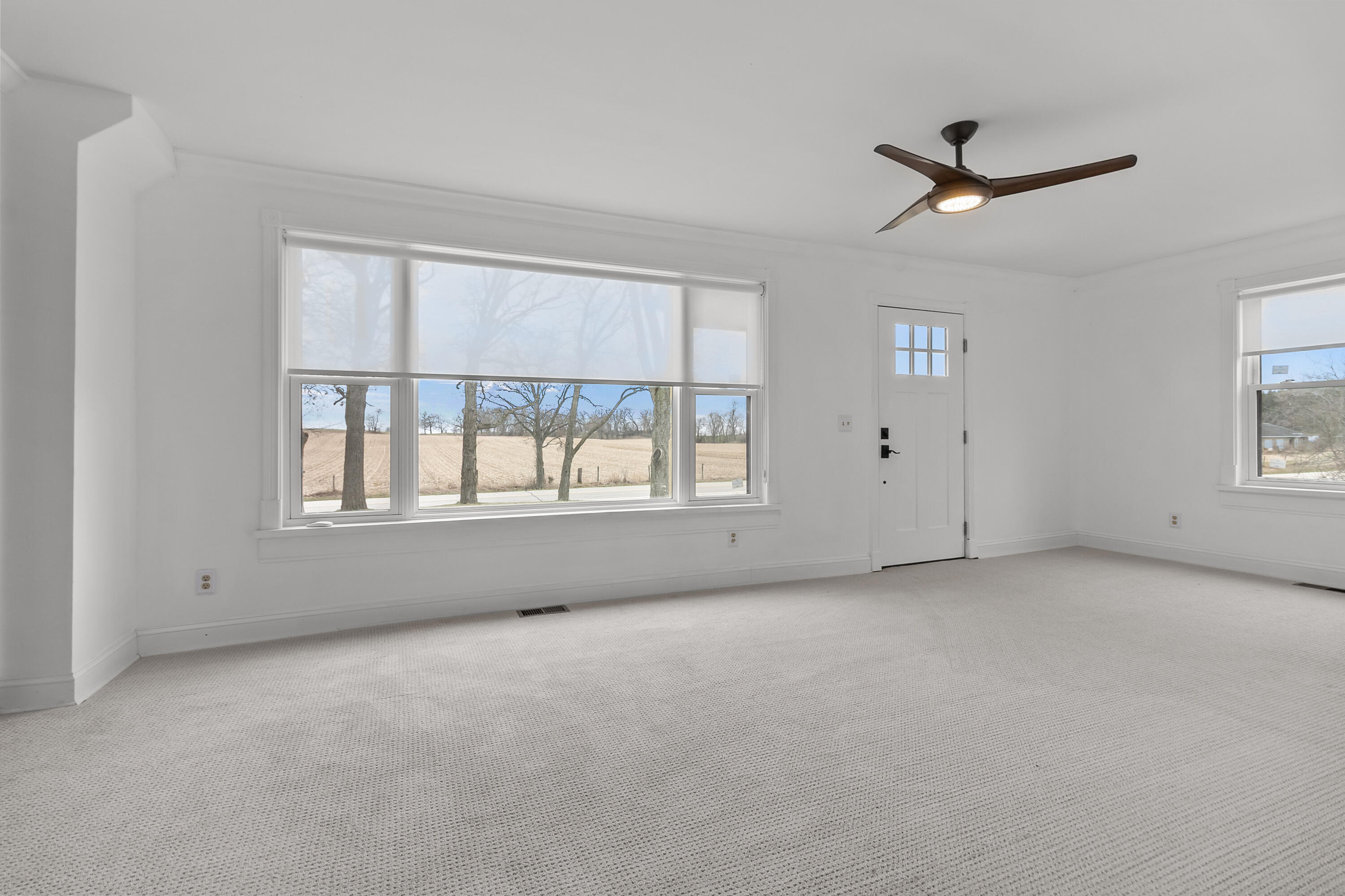 W6660 Willow Bend Road Walworth, WI 53184 - Photo 12 of 47 Family/Dining