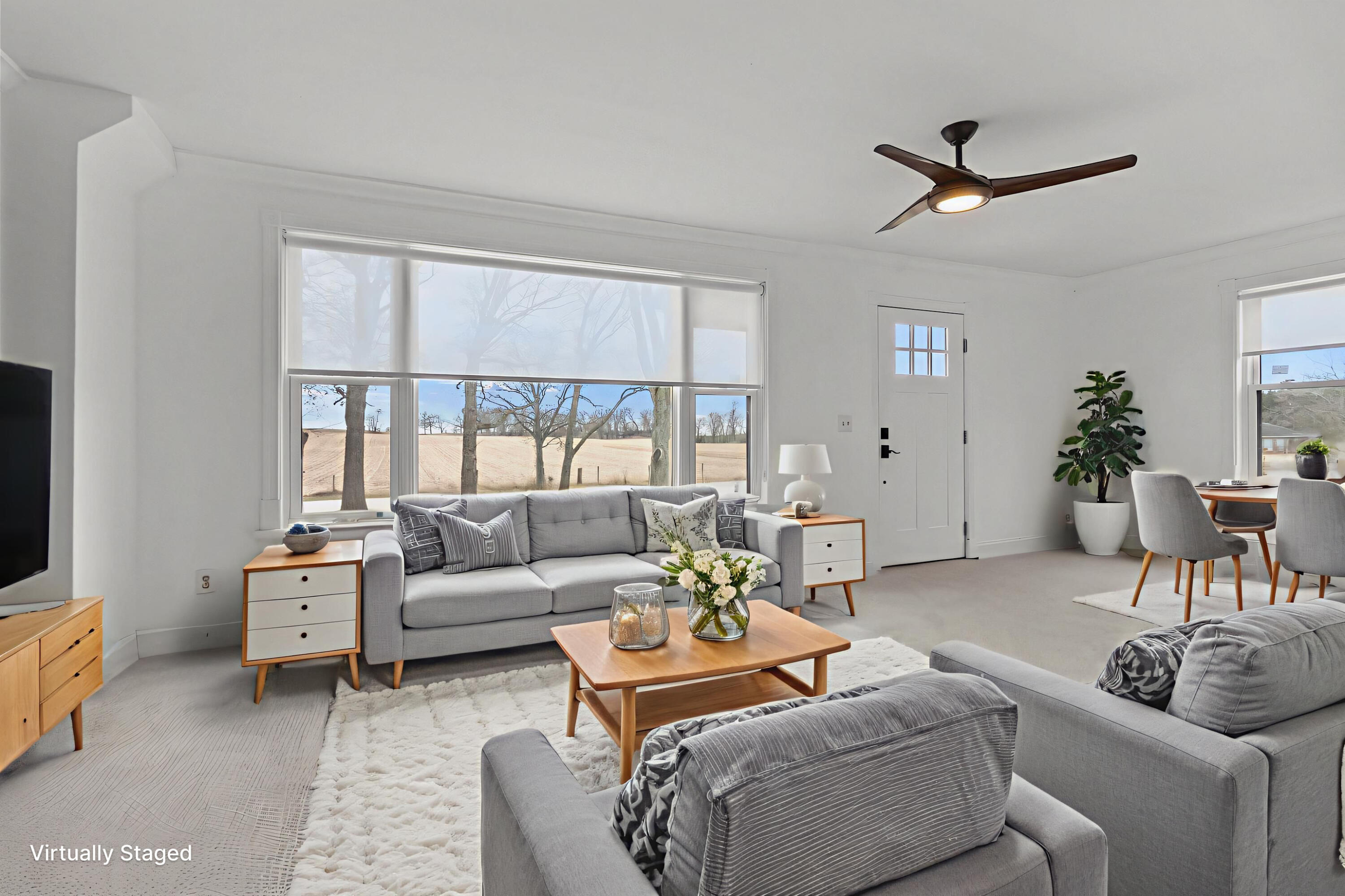 W6660 Willow Bend Road Walworth, WI 53184 - Photo 14 of 47 Family/Living W/fake furniture