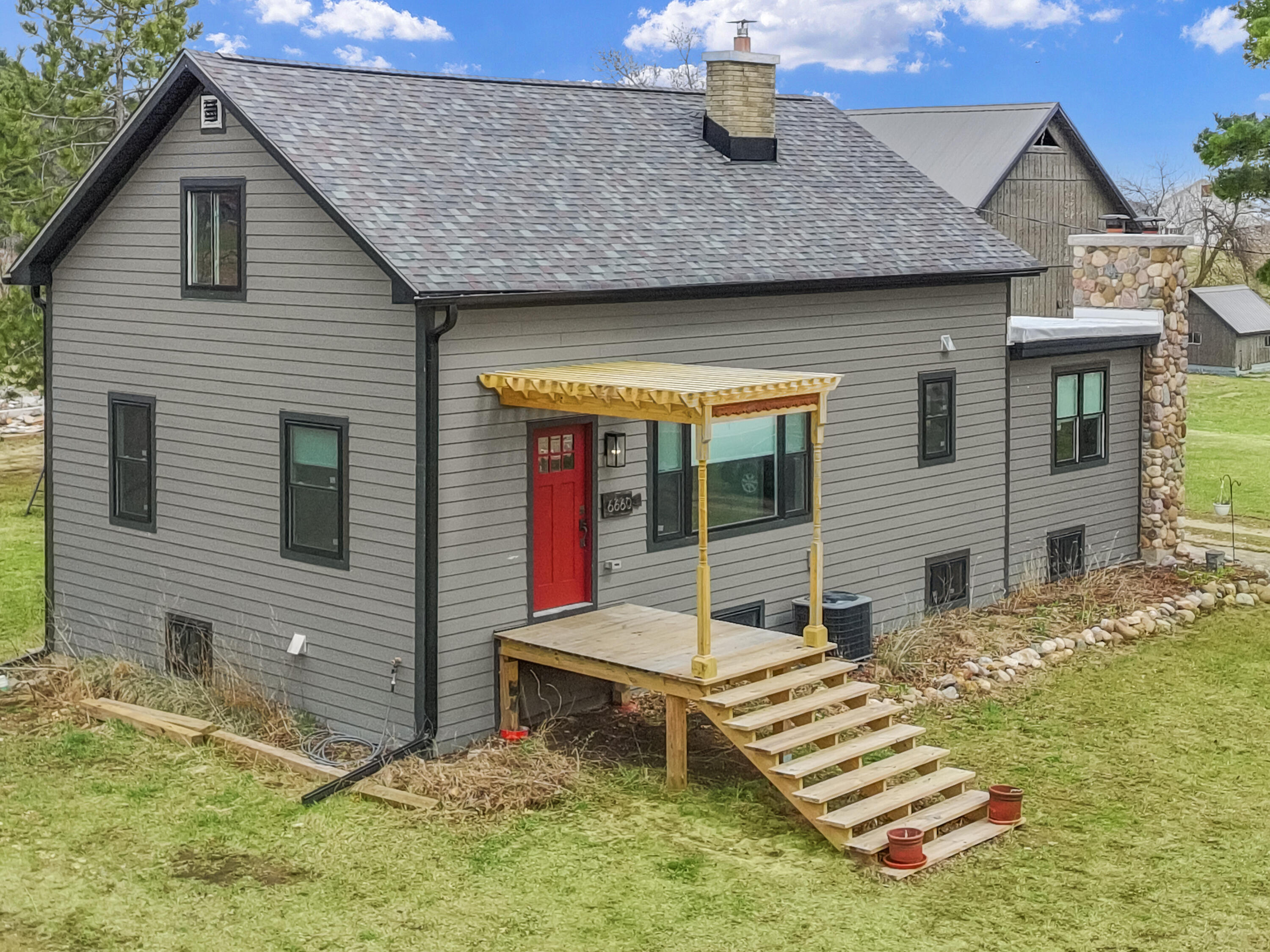 W6660 Willow Bend Road Walworth, WI 53184 - Photo 2 of 47 Front