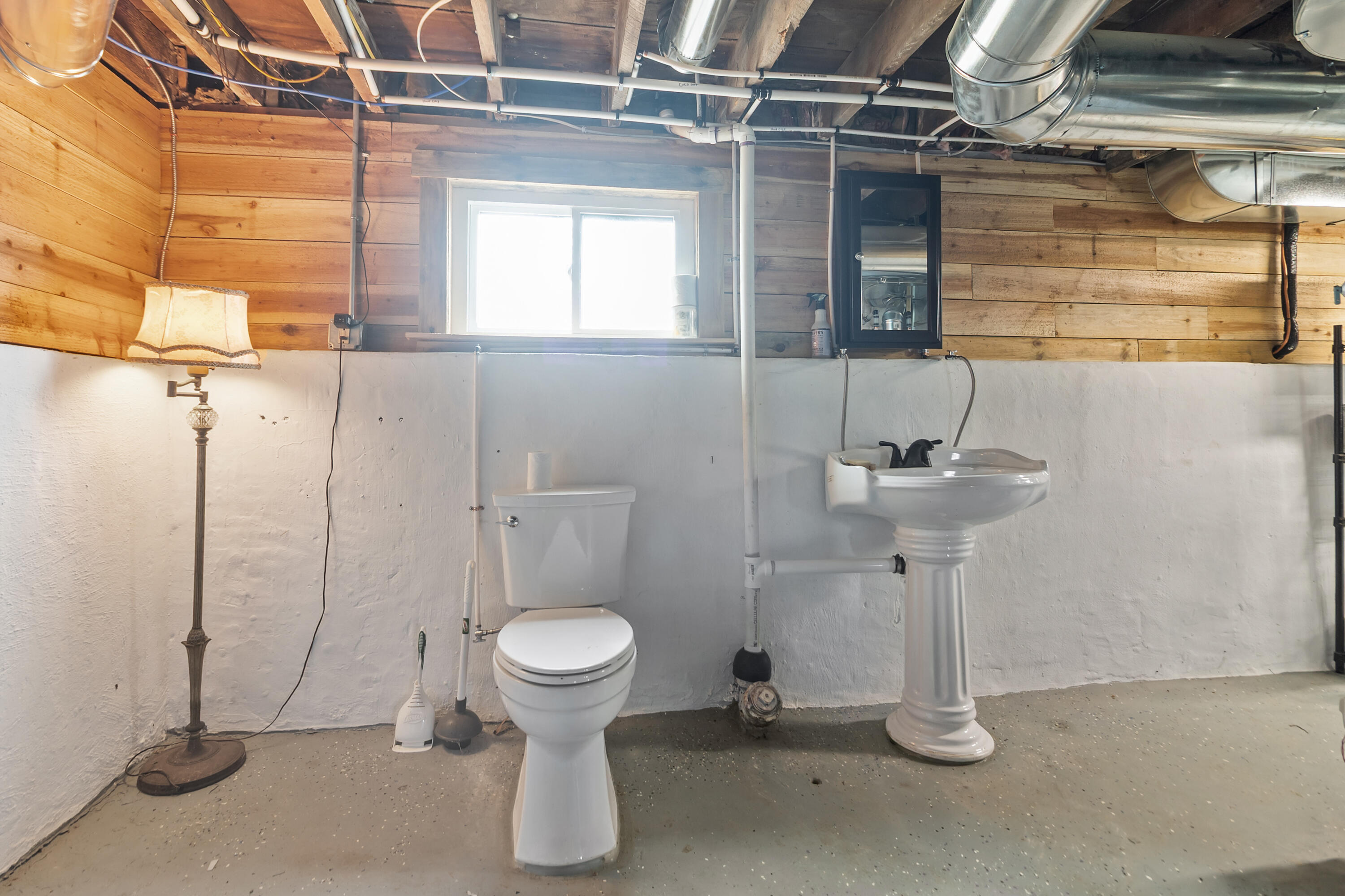 W6660 Willow Bend Road Walworth, WI 53184 - Photo 29 of 47 1/2 bath lower