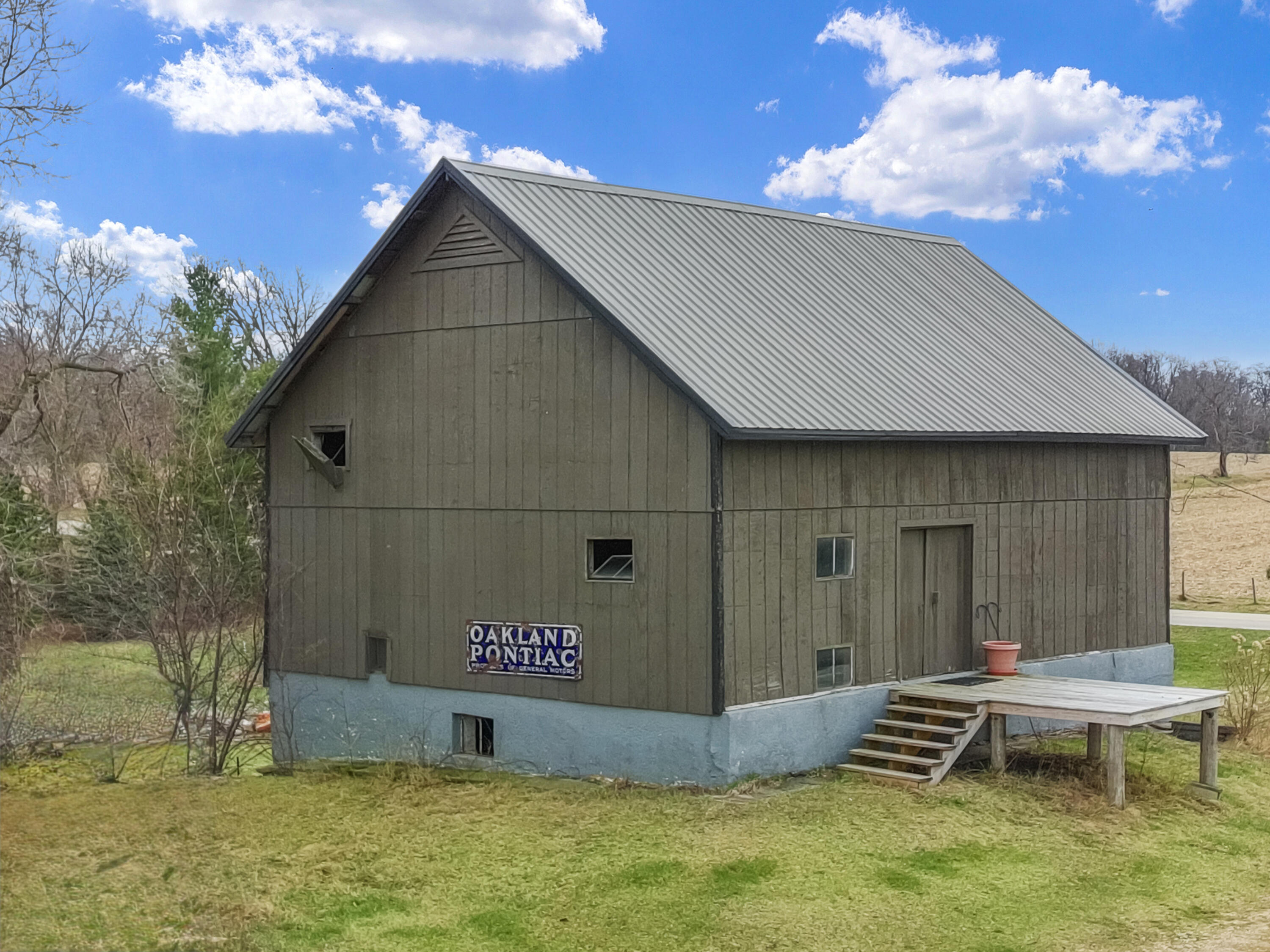 W6660 Willow Bend Road Walworth, WI 53184 - Photo 35 of 47 Barn 2