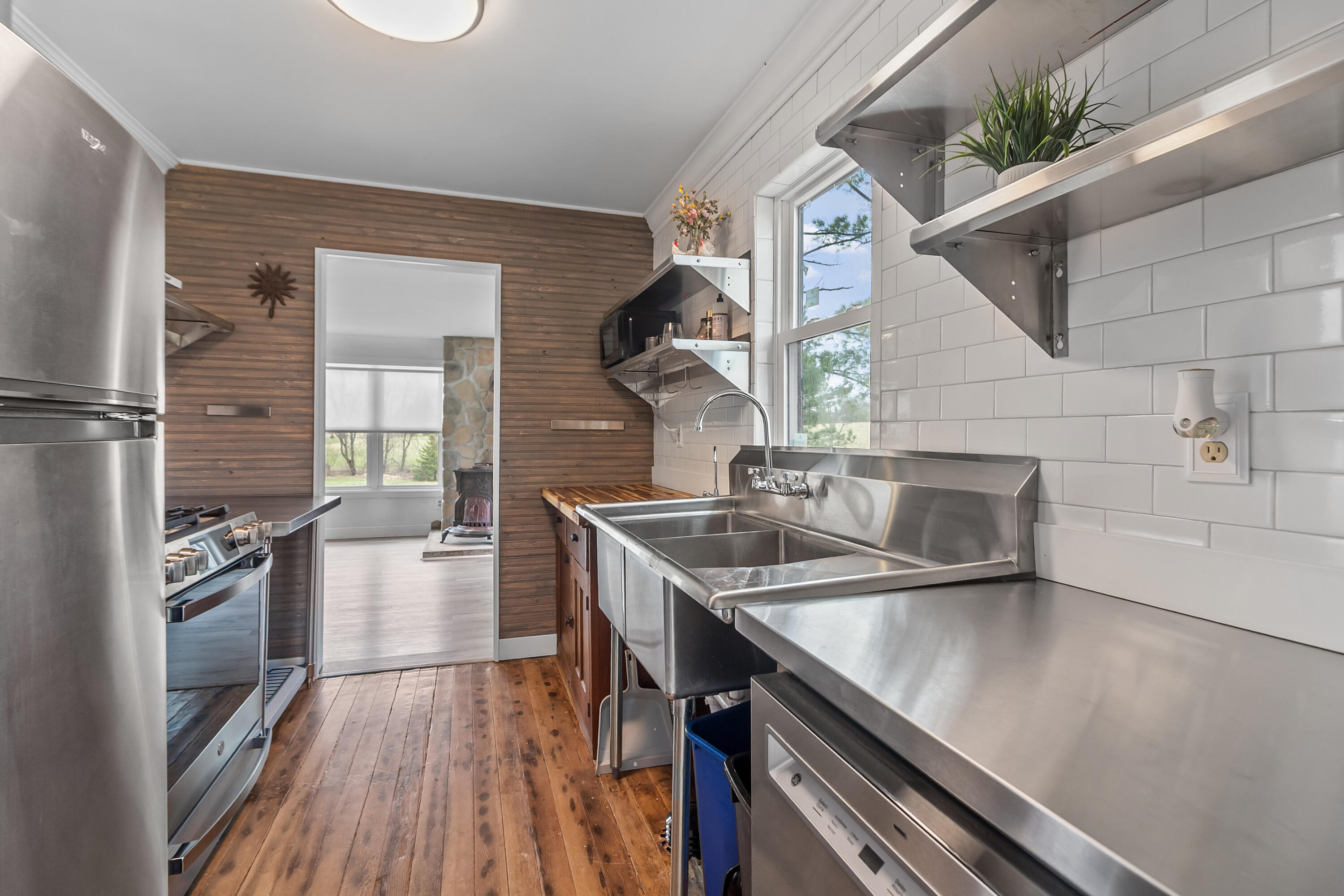 W6660 Willow Bend Road Walworth, WI 53184 - Photo 7 of 47 Kitchen