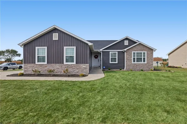 $309,900 | 1121 Meadow Brook Court, Mattoon, IL 61938