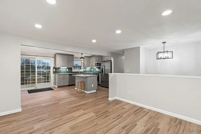 $3,250 | 7789 New Hope East, Clay, NY 13090