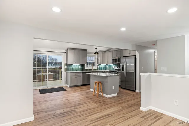 $3,250 | 7789 New Hope East, Clay, NY 13090