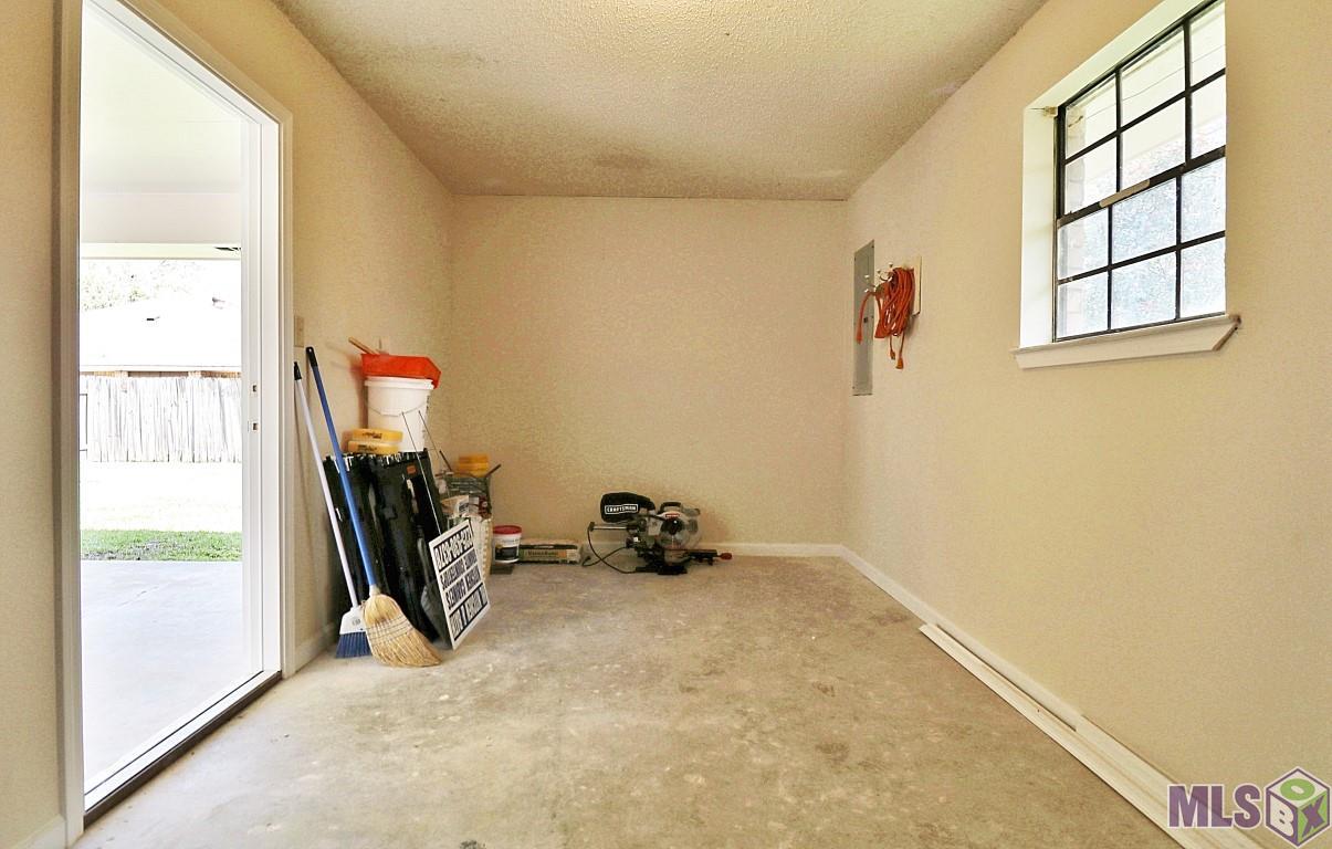 16804 Patton Avenue Baton Rouge, LA 70816 - Photo 3 of 11 Gallery Image 3