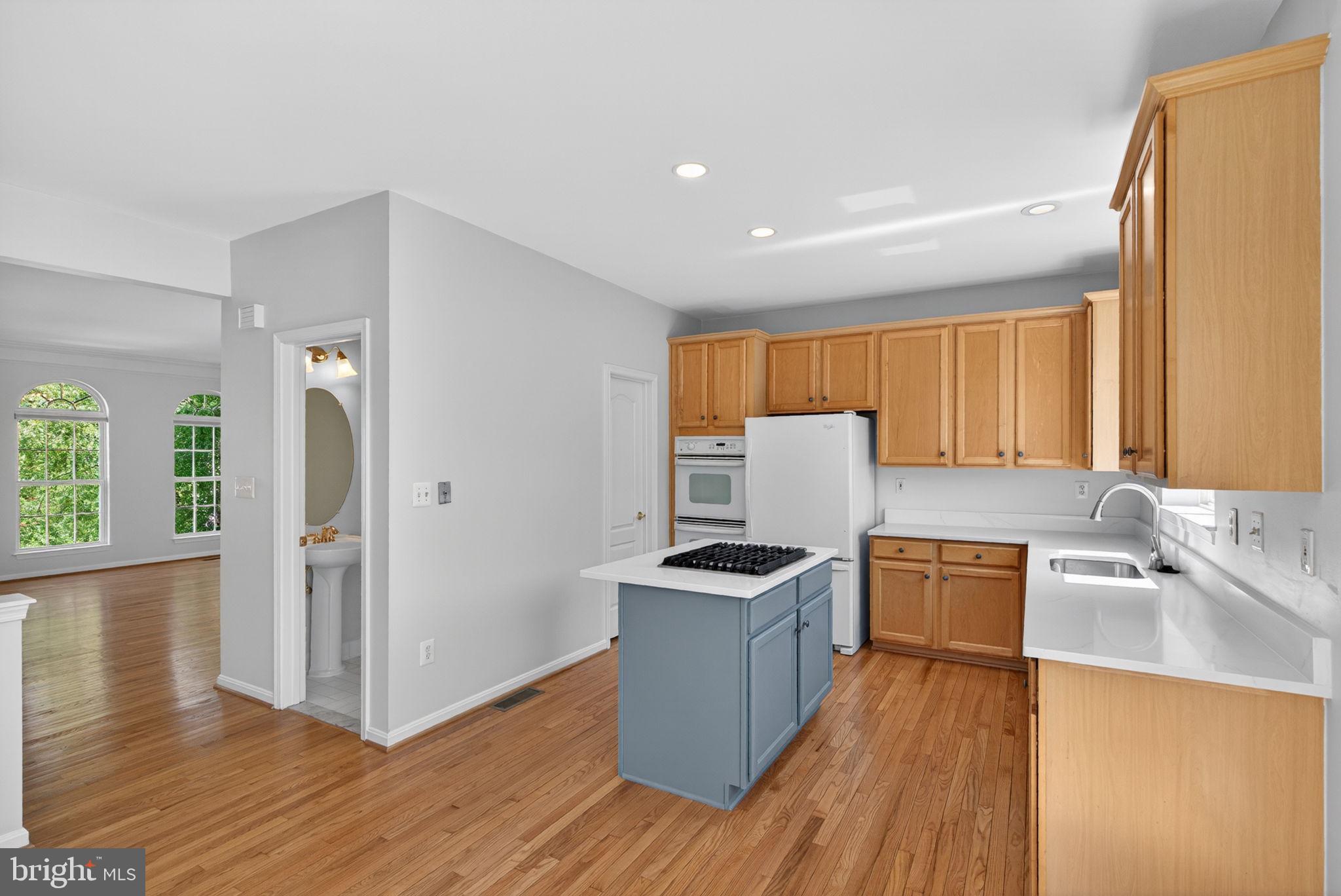 13597 Big Boulder Road Herndon, VA 20171 - Photo 9 of 41