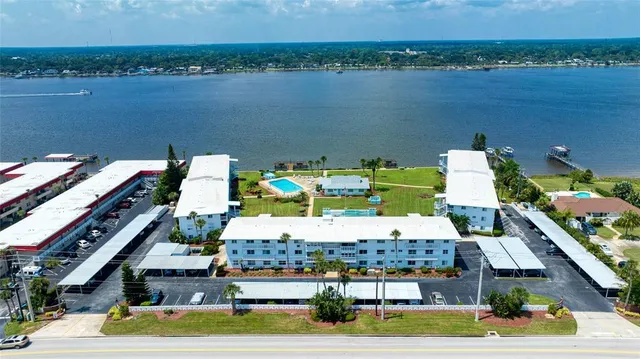 a view of a multi story residential apartment building